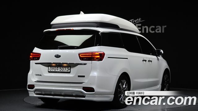 Kia Carnival Новый 9-Seater Hi-Limousine Noblesse Special - фото 1