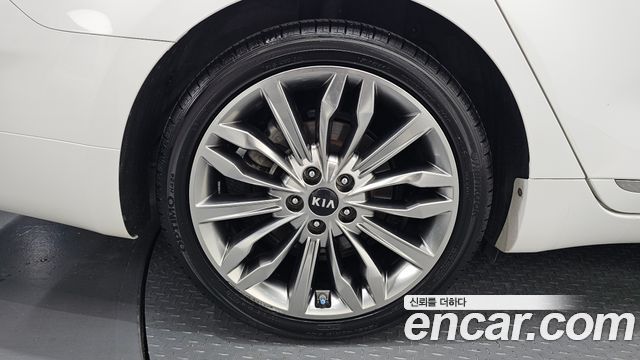 Kia K7 Premier, гибрид Signature - фото 4