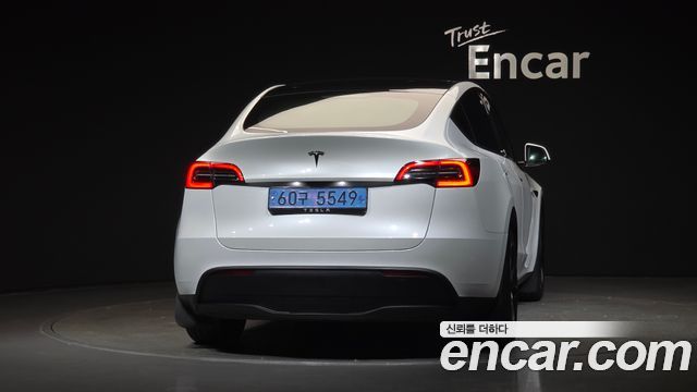 Tesla Model Y RWD - фото 3