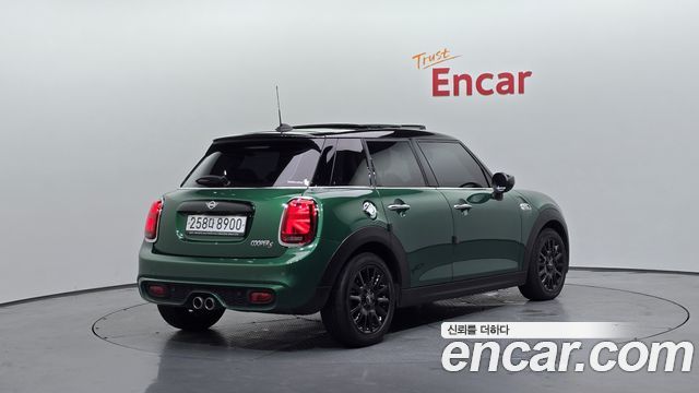 Mini Cooper 5Door Standard 3rd - фото 1