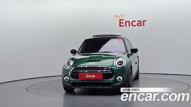 Mini Cooper 5Door Standard 3rd - фото 2