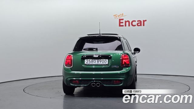 Mini Cooper 5Door Standard 3rd - фото 3