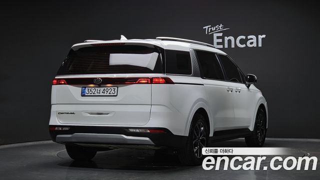 Kia Carnival 4-го поколения 9-Seater Prestige - фото 1