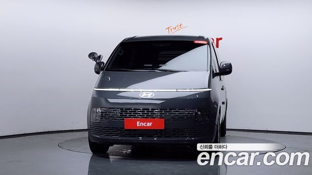 Hyundai Staria HEV 1.6 Cargo 5-Seater Modern - фото 1