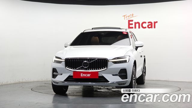 Volvo XC60 2-го поколения B6 Ultra Bright - фото 2