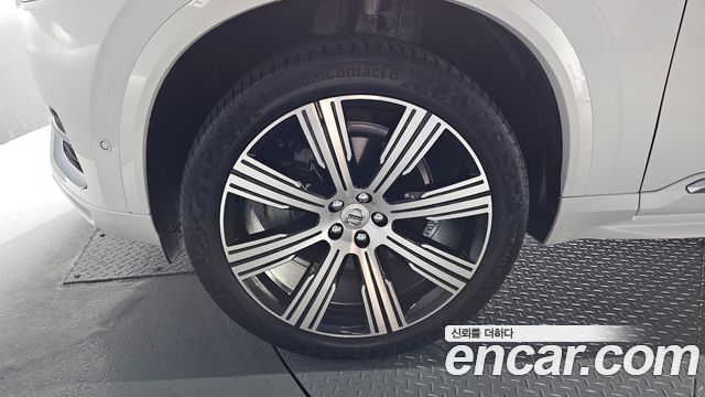 Volvo XC90 2-го поколения B6 Ultimate Bright - фото 4