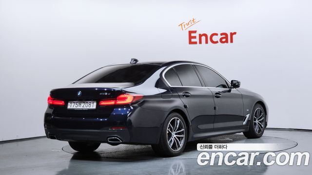 BMW 5-Series G30 523d M Sport - фото 1