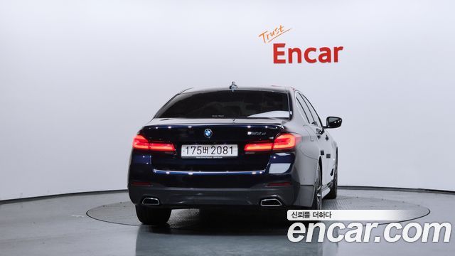 BMW 5-Series G30 523d M Sport - фото 3