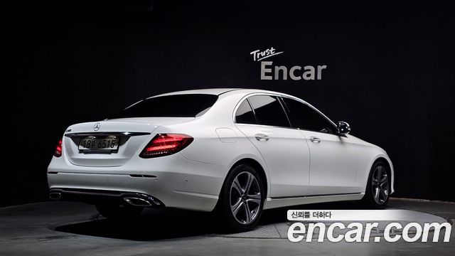 Mercedes-Benz E-Class W213 E300 Avantgarde - фото 1