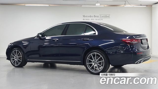 Mercedes-Benz E-Class W213 E300e 4MATIC Exclusive - фото 1