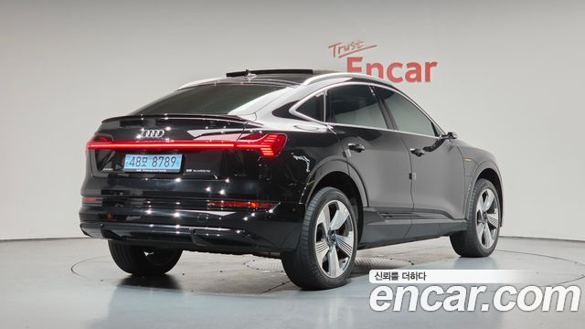 Audi e-tron 55 Quattro Sportback - фото 0