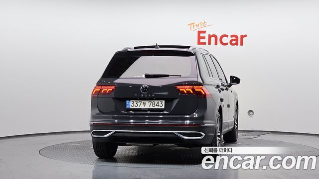 Volkswagen Tiguan 2-го поколения 2.0 TDI Prestige - фото 3