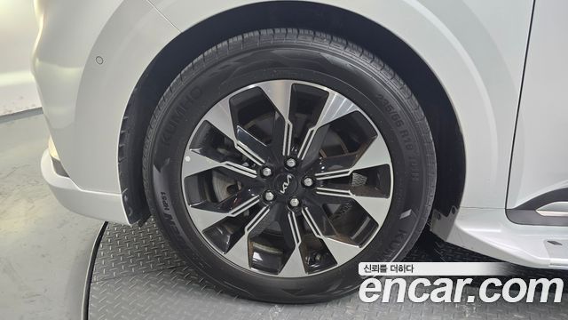 Kia Carnival 4-го поколения Gasoline 9-Seater Hi-Limousine Signature - фото 3