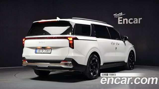 Kia Carnival Новый 4-го поколения 7-Seater Signature - фото 1