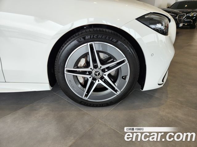 Mercedes-Benz C-Class W206 C200 AMG Line - фото 4