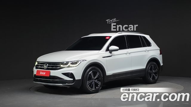 Volkswagen Tiguan 2-го поколения 2.0 TDI Premium - фото 0