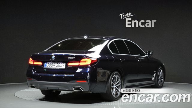 BMW 5-Series G30 520i M Sport - фото 1