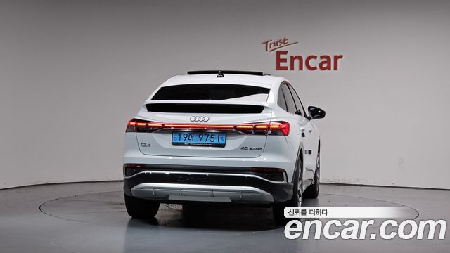 Audi Q4 e-tron F4 40 Premium Sportback - фото 2