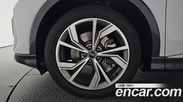 Audi Q4 e-tron F4 40 Premium Sportback - фото 3
