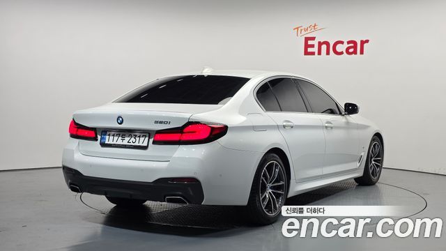 BMW 5-Series G30 520i M Sport - фото 1