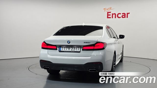 BMW 5-Series G30 520i M Sport - фото 3