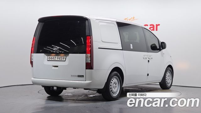 Hyundai Staria Cargo 5-Seater Smart - фото 1