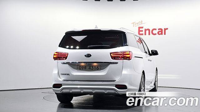 Kia Carnival Новый 9-Seater Noblesse Special - фото 2