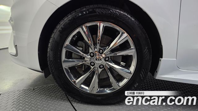 Kia Carnival Новый 9-Seater Noblesse Special - фото 3