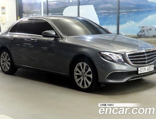 Mercedes-Benz E-Class W213 E300 4MATIC Exclusive - фото 0