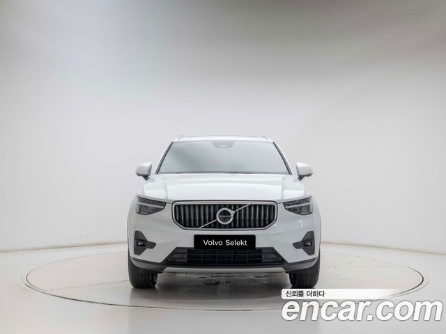 Volvo XC40 B4 Ultimate Bright - фото 1