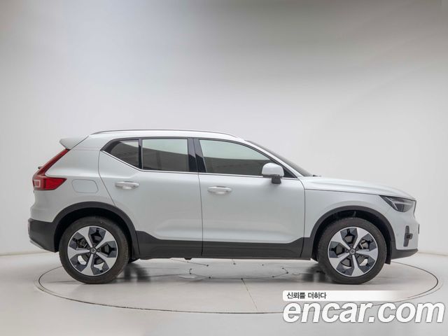 Volvo XC40 B4 Ultimate Bright - фото 4
