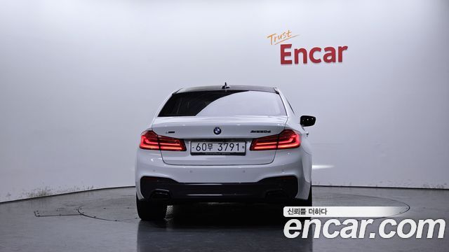 BMW 5-Series G30 520d xDrive M Sport Package Plus - фото 3
