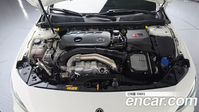 Mercedes-Benz A-Class W177 A220 Hatchback - фото 4