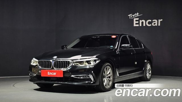 BMW 5-Series G30 530e Luxury - фото 0
