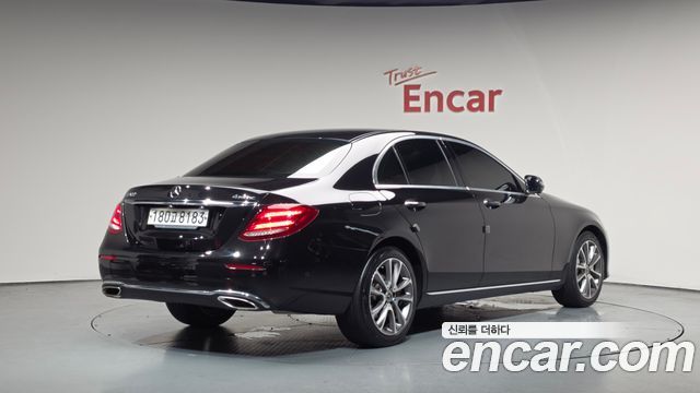 Mercedes-Benz E-Class W213 E300 4MATIC Avnatgarde - фото 0