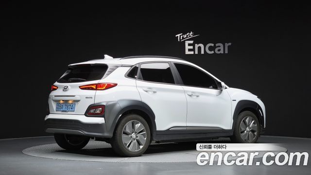 Hyundai Kona Premium - фото 1