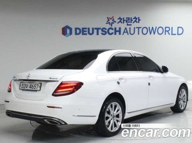 Mercedes-Benz E-Class W213 E300 4MATIC Exclusive - фото 1