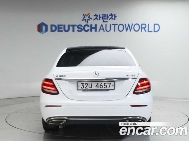 Mercedes-Benz E-Class W213 E300 4MATIC Exclusive - фото 3