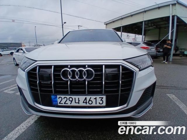 Audi Q7 45 TDI Quattro Premium - фото 0