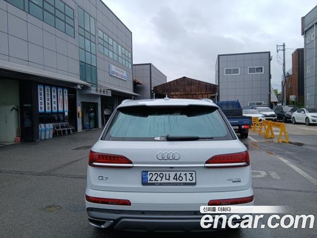 Audi Q7 45 TDI Quattro Premium - фото 1
