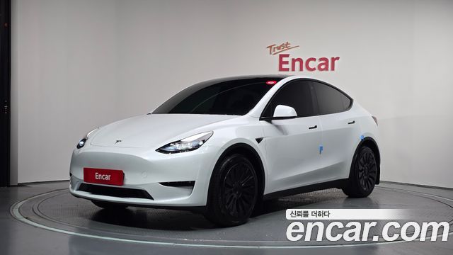 Tesla Model Y RWD - фото 0