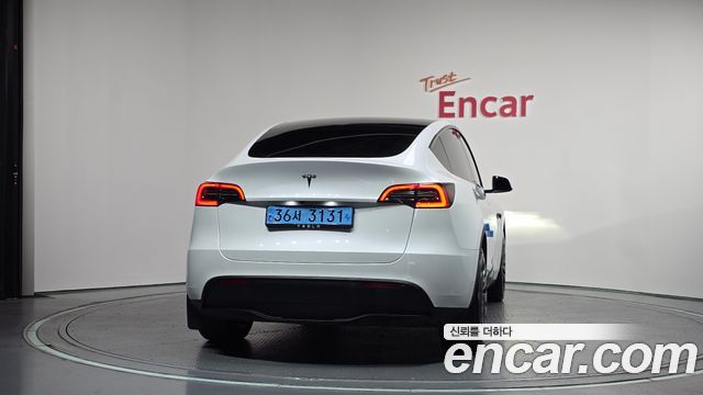 Tesla Model Y RWD - фото 3