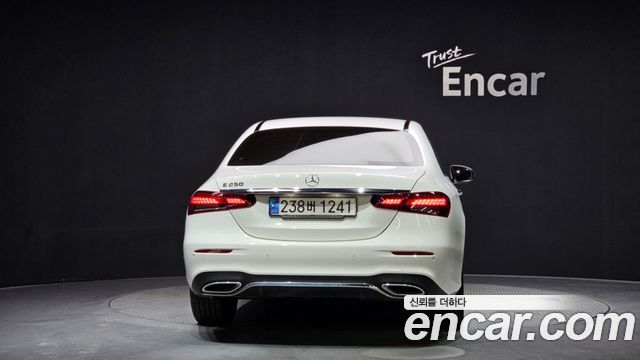 Mercedes-Benz E-Class W213 E250 AMG Line - фото 3