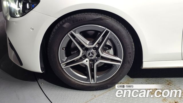 Mercedes-Benz E-Class W213 E250 AMG Line - фото 4