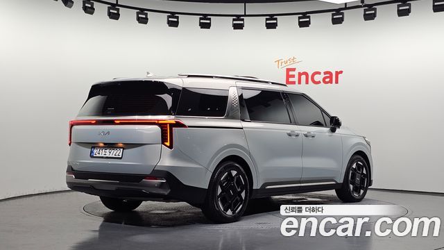 Kia Carnival Новый 4-го поколения 7-Seater Signature - фото 1