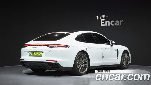 Porsche Panamera 2.9 AWD E-Hybrid Platinum Edition - фото 1