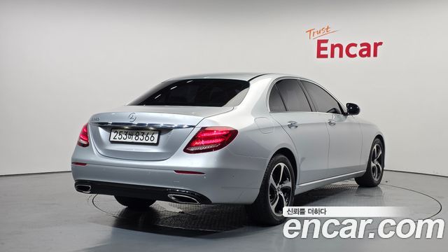 Mercedes-Benz E-Class W213 E250 Avantgarde - фото 1