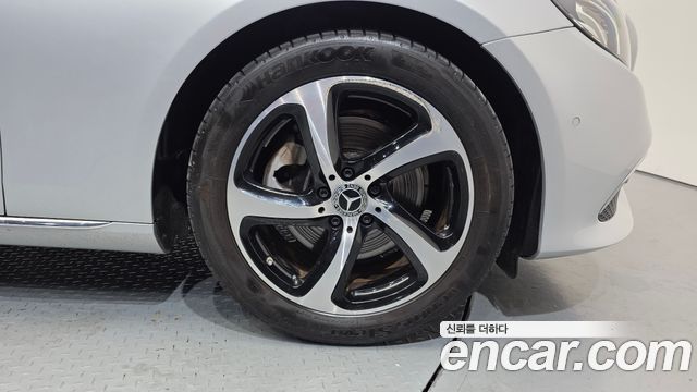 Mercedes-Benz E-Class W213 E250 Avantgarde - фото 4