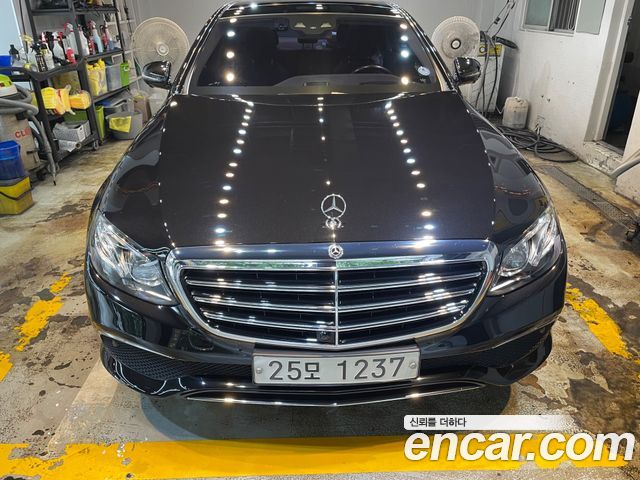 Mercedes-Benz E-Class W213 E300 4MATIC Exclusive - фото 0