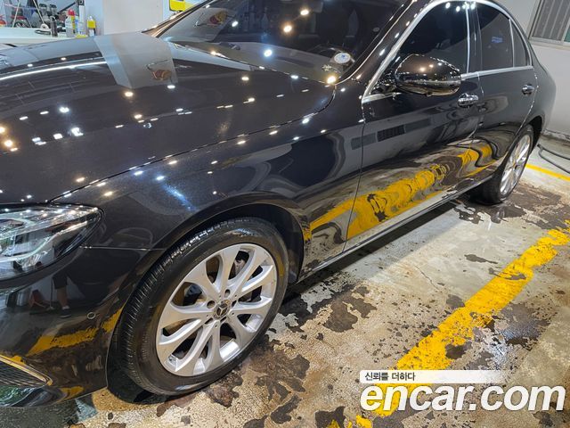 Mercedes-Benz E-Class W213 E300 4MATIC Exclusive - фото 2